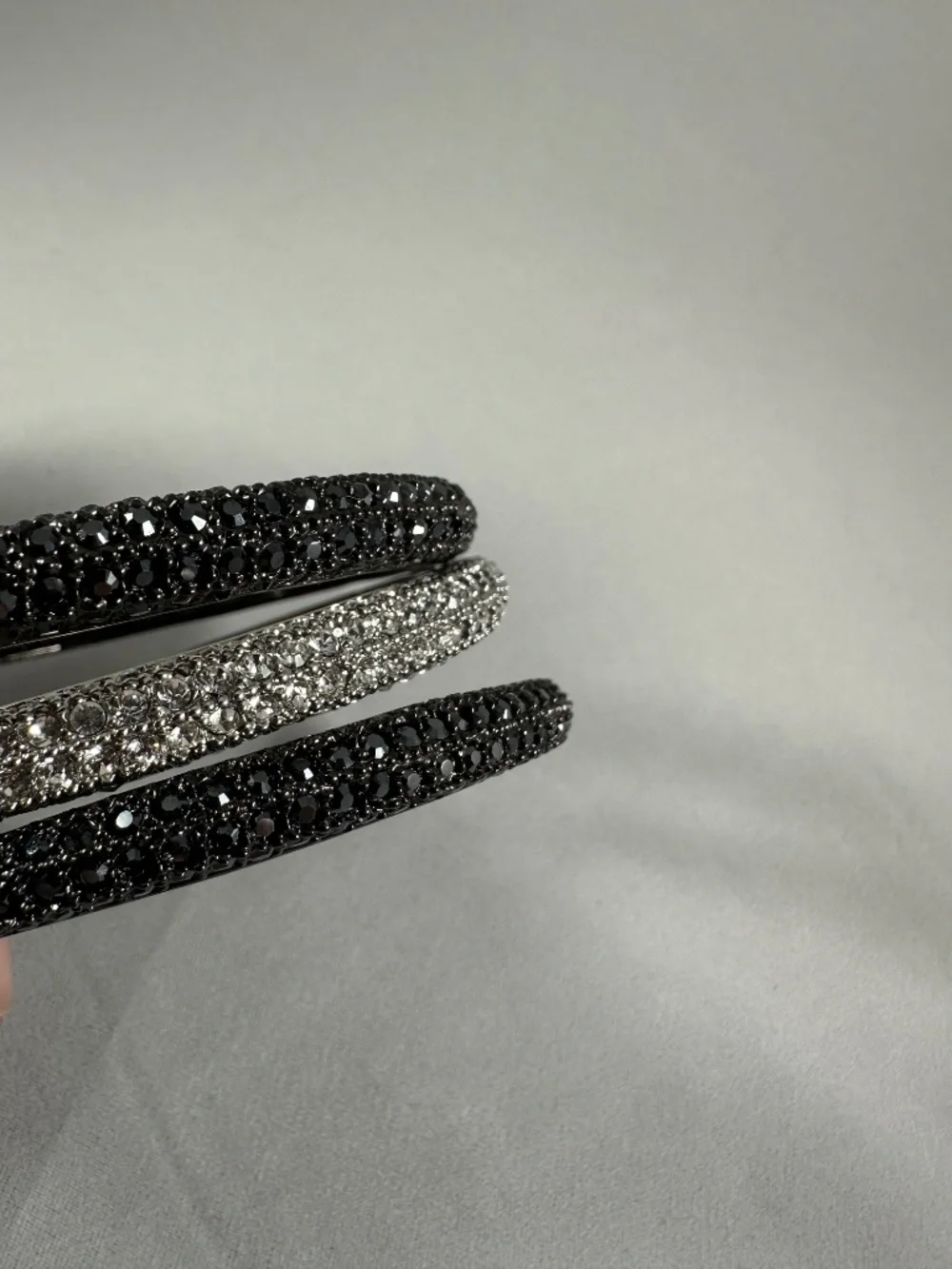 Lia Sophia NYFW Gift Set – 3 Hinged Pavé Crystal Stackable Bangle Bracelets